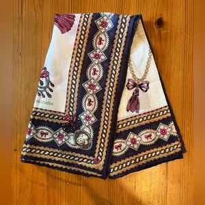 Pierre Michele kerchief. Classic design.